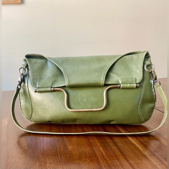 flavio olivera Handbags - FlaviOlivera Green Shoulder Bag Clutch, EUC